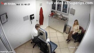 الشرموطه راحت لدكتورها علشان xnxx xxnxx مصري  موقع موزة متناكة  يريحها وشغاله توصفله ال واجعها وبتقوله هقلع هدومي علشان تشوف ال تعبني وبتقلع ملط علشان تسخنه