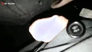 البت راكبه المواصلات سكس مصري  زحمه ووراها الفحل الشرموط مطلع نص زوبره وبيحك في طيزها من ورا اوي عايز ينزلهم علي جسمها المتناك
