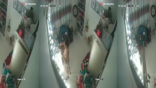 اللبوه قالعه ملط مش لابسه غير الاندر وبتعطر جسمها علشان ريحتها  شرمها سكس   موقع موزة متناكة  تهيج جوزها وبيجي يزوقها عالسرير وبيطلع زوبره علاطول علشاتن واقفغ محمبط وبينيك فيها اوي