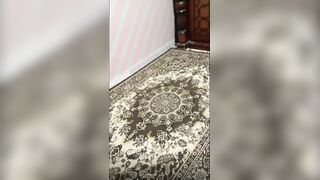 الشرموطه بترقص هي وعريانه ملط وبتهز في طيازها وبزازها وبتخلص سكس عربي  موقع موزة متناكة   رقص وبتفشخ رجليها عالسرير وشغاله تبعبص كسها بايدها