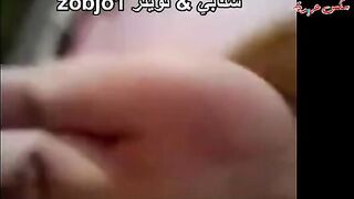 البنت الشرموطه نايمه علي جنبها تعبت من كتر النيك فيها من الصبح مش قادره وبيجي علي غفله يدخل سكس مترجم  المتناك ال كان معاها زوبره من ورا ويكمل نيك وهي مخبيه في وشها وبتصرخ اوي وبتبكي من الوجع