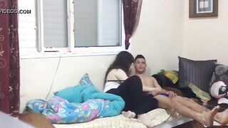 البنت في حضن اخوها عالسرير بيحب نيك المحارم اوي وبيقلعها لبسها وهو معاها بحضنه  سكس مترجم وبيفضل يبوس فيها وهي تقوله يلا قبل امك ماتجي