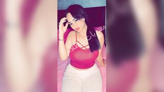 الشرموطه اروي بتشوف جمال جسمها وهي مطلعه صدرها لبره وبتبوس قصص سكس  اوي في بزازها هي ومسكاهم بيديها الاتنين وجسمها ال متقسم