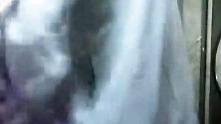 المتناكه علي سرير عشيقها قالعه وهو راكب فوقيها بيبوص وبيحضن فيها بيشيلها ويوقفها ويحضنها هي وواقفه ومدخل زوبره في كسها وبينيك فيها  سكس مصري هو وواقف وبيضانه بتخبط في طيزها