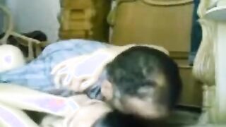 الشرموطه ساره هيجانه  سكس مصري  رنت عالبواب يجبلها طلبات ولم جبلها دخلته للاوضه وهاج عليها لم شافها بالقميص قامت مفلقساله عالارض وبينيك فيها اوي