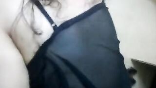 البنت الشرموطه بتمص في زوبر صاحبها الخول وترضع سكس اجنبي  في اوي في بوقها وهو مش قادر يمسك نفسه ولا مستني ينيكها بينزل عشرته في بوقها ويغرق بوقها كله باللبن