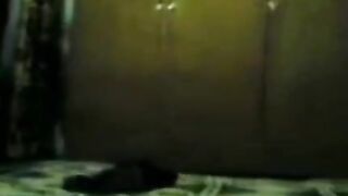 البنت الشرموطه مع جارها بالشقه واهلها تحت بتقلعه هدومها وتفرجه علي سكس اجنبي  جسمها وبيفضلو يحسسو علي بعض ويداعبو بعض من بره لبره