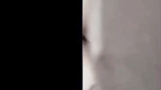 المتناكه ماسكه زوبر سكس مصري تويتر الخول صاحبها وبتمشيه علي شفايفها وتطلع لسانه بتلحس فيه اوي وترضعه في بوقها كله مدخلاه
