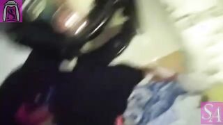 البنت نايمه علي ضهرها وفاتحعه رجليها بتلعب في كسها اول متسخن  نيك وتقرب تنزل اللبن بتاعها بيجي الفحل بتاعها بزوبره ناكته في كسها كله