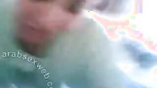 المتناكه ماسكه زوبر حبيبها بتلعب فيه واول ما وقف زوبره وحمبط قامت علشان  نيك بتقلع هدومها وتمشي زوبره علي بزازها هي وعريانه