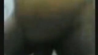 الشرموطه واقفه عالشباك من porno  غير هدوم وبتشاور لابن الجيران ال ماشيه معاه بيطلعلها وبينام معاها وبينيك في كسها