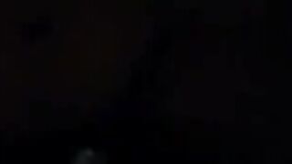البنت المتناكه طالعه علي زوبر porno  اخوها وهو محمبط من المص فيه ببوقها وبتدخله في كسها وهي بتطلع وتنزل عليه