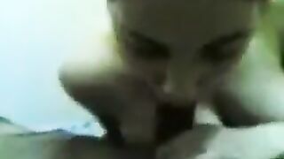 البنت منومه راجلها porn عالسرير وهو قالعلها ملابسه كلها وميله بوقها ليه بترضع في زوبره وتمص فيه اوي وتلحسه بلسانها