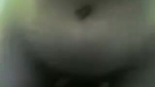 البنت منومه راجلها porn عالسرير وهو قالعلها ملابسه كلها وميله بوقها ليه بترضع في زوبره وتمص فيه اوي وتلحسه بلسانها