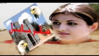 الشرموطه فاشخه رجليها وفتحاها اوي هي وقاعده وبتدخل في كسها علبه بلاستيك  xnxx بتنيك بيها كسها وشغاله تدخل وتطلع فيها