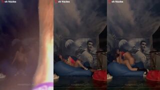 الطالبه الهيجانه بتقابل صديقها في منزله بعد الدراسه وبيفرجها علي اوضه نومه وقلعت هدومها ونزلتله البنطلون  سكس تويتر وشغاله تمص اوي في زوبره وتمسكه بيديها وتدعك فيه اوي وهو متكيف اول مره ليه يجرب الاحساس ده