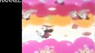 الام الشرموطه كسها بياكلها علي زوبر ابنها الصغير في سن المراهقه بتغريه بلبسها وتدخله الاوضه وبتطلع زوبره   xxnx بيديها وتقوله نيكني بكسي هنا وبتعلمه ازاي يدخله في خرم كسها