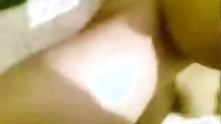 اللبوه بتمص في زوبر حبيبها عالسرير   xxnx هو وقالع ونيم جنبها وشغاله تلحس فيه اوي وترضعه في بوقها وتلحس فيه لغايه ميوقف