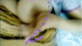 اللبوه ام كس مشعر بتلعب في كسها بصباعها الكبير  xxx وتبعبص نفسها اوي بتضرب سبعه ونص علشان تجيبهم وتنزلهم علي ايدها