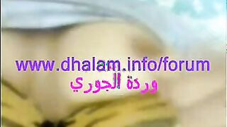 اللبوه ام كس مشعر بتلعب في كسها بصباعها الكبير  xxx وتبعبص نفسها اوي بتضرب سبعه ونص علشان تجيبهم وتنزلهم علي ايدها