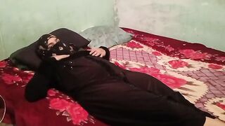 البنت المتناكه مستنيه الراجل ال هينيكها  سكس امهات عالسرير وبتنام علي بطنها اول ميجي وبيدخل زوبره في كسها بينيك فيها والواقي بتاعه بيطلع في كسها