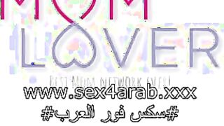 البنت المتناكه مع صاحبها في الشقه قاعدين جنب بعض عالكنبه وبيقولها فيلم سكس   عايز انيكك وانام معاكي بتقوله لا متفكرش في كده وبيلزق فيها يقرب في جسمها