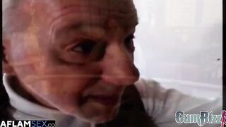 البنت الشرموطه بتشرب الكاس مع صاحبها وبتسكر طينه خالص ومش حاسه بنفسها بيشيلها الواد سكس تويتر  بتاعها ال معاها وبياخدها عالكنبه وبيقلعها هدومها كلها علشان ينام معاها