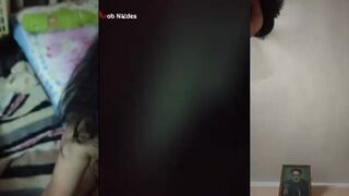 البنت المتناكه عالارض sex movie وحبيبها واقف جنبها ماسكه في زوبره بيديها الاتنين وترضعه اوي وتمص فيه بسخونه وحرقه