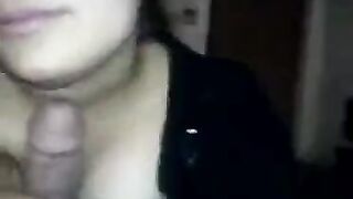 البنت في العربيه مع صاحبها ومغطين العربيه بقماشه كبيره وبيطلع sex movie زوبره ليها وبتمكص فيه اوي وهي تحته وتلحس فيه جامد وهو بيشد فيها من شعرها