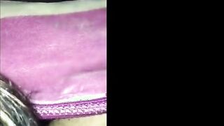 البنت نيمه عالسرير وكاشفه طيازها وبيدخل  www xnxx com عليها ابن خالتها ال ساكن معاهم بيغطيها فبيهيج ويسخن عليها وبيحسس علي طيازها