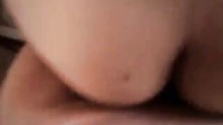 الشرموطه قالعه ملط وبتتناك من جوزها  www xnxx com بقالها ساعه مش مبطل رزع فيها وهي الخطره مش تعبانه منه وبتلعب في بزازها هي وبتتناك