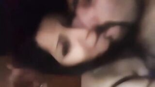 الاتنين العشاق بيحبو بعض لدرجه الجنون واخدها في حضنه هي بورنو  وعريانين وبيبوس في شفايفها اوي وفي خدها وهو ماسك في بزازها بيديه الاتنبين