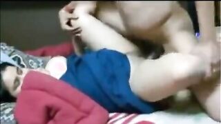 البنت الشرموطه جايبه بواب العماره اوضتها بينيك بورنو في كسها وفاتح رجليها اوي وبتقوله نيكك بيكيفني اكتر من جوزي الخول
