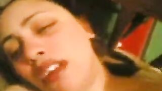 الشرموطه بعد مخلصت رقص وهز في جسمها تعبت وقعدت  سكس جوردي عالارض فشخت رجليها وبتلعب في كسها بتضرب سبعه ونص وتنتر لبن كسها عالارض