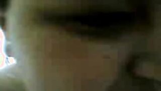 اللبوه طالعه علي زوبر سكس جوردي  جوزها ومدخلاه في كسها وبتتناك منه اوزي طالعه نازله عليه وهي بتتوجع ااه واحح مش قادره من كبره في كسها