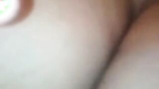 البنت ماسكه زوبر الفحل بتاعها الاسود الكبير سكس جوردي  وبتمص فيه اوي وبتلحسه بلسانها وهو بيقولها خدي زوبري بينيك بوقك اهو كله