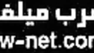 اخويا العرص دخل اوضتي انا سكس كلاب   ونايمه عريانه وفتح النور يتفرج علي جسمي الابيض وقلع ركب فوق مني وشغال فيا نيك اوي