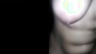 الراجل الفحل واقف بيبوس فيلم سكس   في حبيبته ومطلعين لسانهم سوا لبره بيلحسو لبعض وزوبره في كسها بينيكها هي وواقفه وبيخش ويطلع فيها