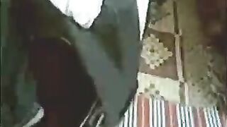 البنت بنوت تحت زوبر الواد ال بتحبه في شقته وقالعه هدومها وبتمص  فيلم سكس  فيه اوي وماسكاه بيديها وبتنكته في بوقها وبتقوله زوبرك بيحمبط في بوقي وبيكبر خليه ينيك بوقي