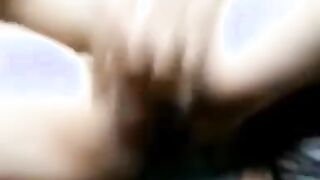 الفحل اول مره ينام مع حبيبته البنت بنوت بيفتحها مدخل زوبره في  فيلم سكس  كسها وبينيك فيها اوي وبيدخل ويطلع زوبره في كسها وزوبره غرقان دم