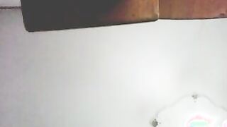 الشرموطه بالبيجامه السوده لابساها وواقفه في اوضه النوم بترقص وتتلوي موقع سكس  في نفسها لغايه متتعب وجسمها يسخن وبتقعد تضرب سبعه ونص