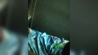 الراجل ماسك الشرموطه بتاعته من رقبتها وبيشد  موقع سكس فيها اوي عالارض وبينام معاها بكل عنف وضرب وبيشتمم فيها هو وبينكها