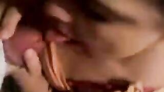 الوليه الشرموطه في الاوضه ماسكه الفوطه وبترقص بعبايتها النص كم ال لابسها وطيازه بتلوق اوي وتتهز وبزازها  xnxx xxnxx مصري الكبار وجوزها نايم عالسرير ماسك السيجاره وبينفخ في وشها هي وبترقص وتتقرب منه