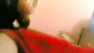 البنت كسها بيكالها وبتتصل بصديقها يجيلها الشقه بتاعتها يريح لها كسها وبيجي في  سكس تويتر غمضه عين بيشيلها وبينام معاها وهي عالسرير فاشخها فشخ