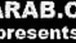 البنت في اوضه النوم مع صاحبها خايفه اوي وبتقلع هدومها سكس تويتر هي وبتترعش وهو بيحاول يهديها وبيمسك ايديها الاتنين وبيبوسها وبيقرب منها براحه