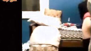 الراجل الخول بيشد في البنت سكس مصري جامد  ال معاه اوي وبينومها عالسرير غصب عنها بيزوقها علي بطنها وبيركب كسها اوي وهو مكتفها بيديه