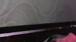 الواد في السرير مع صاحبته الشرموطه  سكس مصري جامد بيحضنها اوي وبيرضع من بزازها وبتقوله ارضع كمان هخليهم ينزلولك اللبن