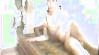 الراجل نايم عالكنبه من برا والشرموطه هي وواقفه بتميل بوقها وترضع اوي في زوبره الكبير  سكس مصري جديد وتلحس فيه وهو ماسك في طيازها بيضرب فيها من ورا