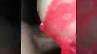 الراجل شرمها سكس  الفحل ماسك طيز المتناكه ال ركباه وبيفتح فيها اوي من ورا وزوبره ناكته كله في كسها داخل طالع فيها