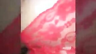 الراجل شرمها سكس  الفحل ماسك طيز المتناكه ال ركباه وبيفتح فيها اوي من ورا وزوبره ناكته كله في كسها داخل طالع فيها